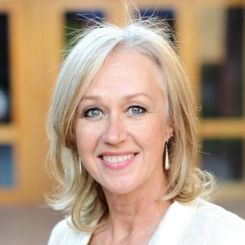 Mandi Labuschagne