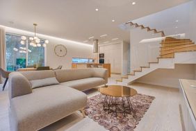 BFS00049_1376_apartmentceilingchairs1571460..jpg