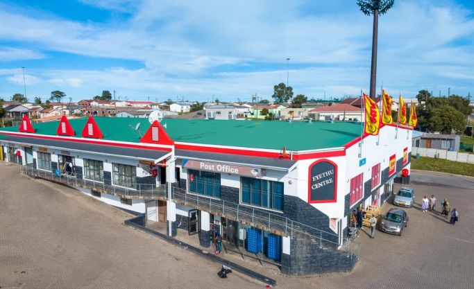 Well-positioned Shopping Centre For Sale in the Western Cape on the Garden Route