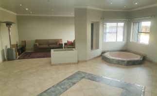 4 Bedroom House for Sale in Sunward Park