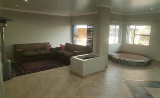 4 Bedroom House for Sale in Sunward Park