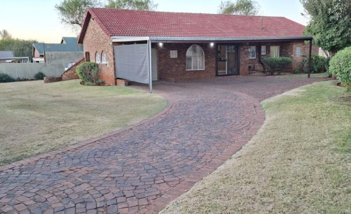 3 Bedroom House for Sale in Elspark