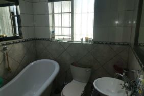 3 Bedroom House for Sale in Freeway Park