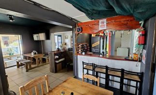 Property in popular coastal town with restaurant & pub