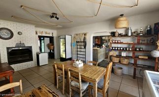 Property in popular coastal town with restaurant & pub