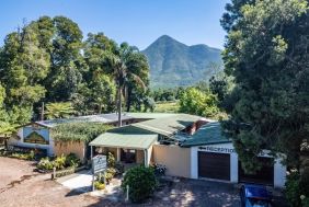 Live Your Dream &amp; Own the Adventure: The Ultimate Lifestyle Investment in Storms River!