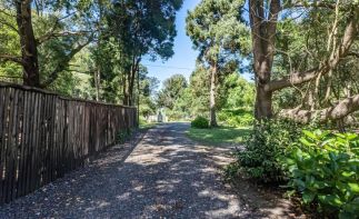 Live Your Dream & Own the Adventure: The Ultimate Lifestyle Investment in Storms River!