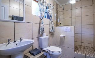 Live Your Dream & Own the Adventure: The Ultimate Lifestyle Investment in Storms River!