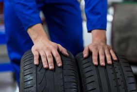 BFS00344_1190_Automotive_Accessories_Parts_tires_3_opt.jpg