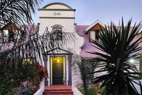 Historic Guest House, Function Venue &amp; Prime Development Opportunity – Durbanville