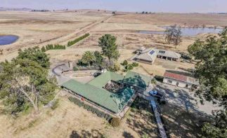 AUCTION - 425HA Turnkey Commercial Farming Operation
