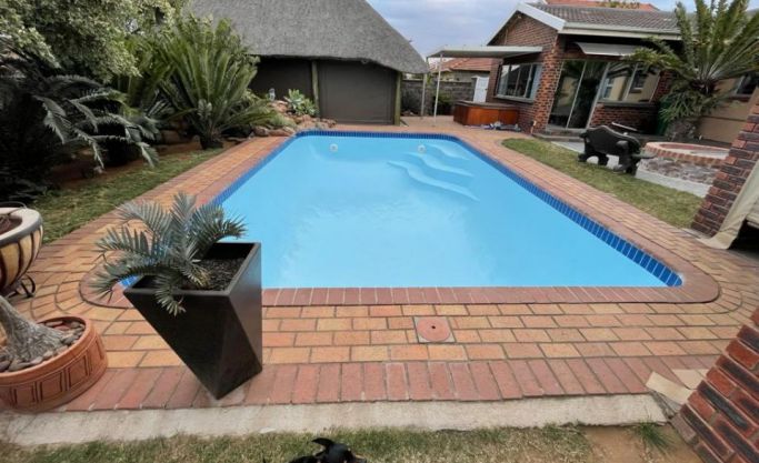 Established Pool Lining Business with 40-Year Legacy For Sale