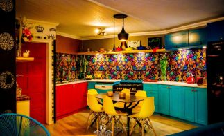 The ultimate Life Style Business. Live and work in the quaint tourist town of Clarens.