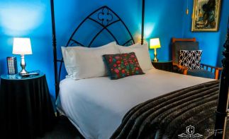 The ultimate Life Style Business. Live and work in the quaint tourist town of Clarens.