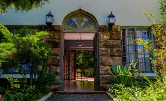The ultimate Life Style Business. Live and work in the quaint tourist town of Clarens.