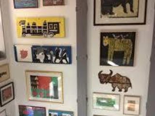 Image of Craft retail business specializing in frames.