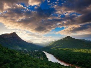 Image of Magnificent 1, 96 hct Plot With 2 Full Homes In Nelspruit Lowveld