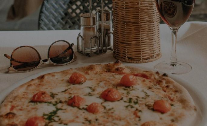 Italian take-away and pizza bar with liquor licence
