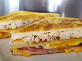 NEGOTIABLE: Fast food restaurant -Westrand. Urgent Sale