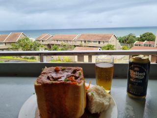 SERIOUS SELLER : Sea View Restaurant with Indian and Non Indian Cuisine   and a Separate Pub 