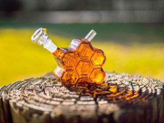 URGENT SALE: Online headshop selling range of smoking paraphernalia