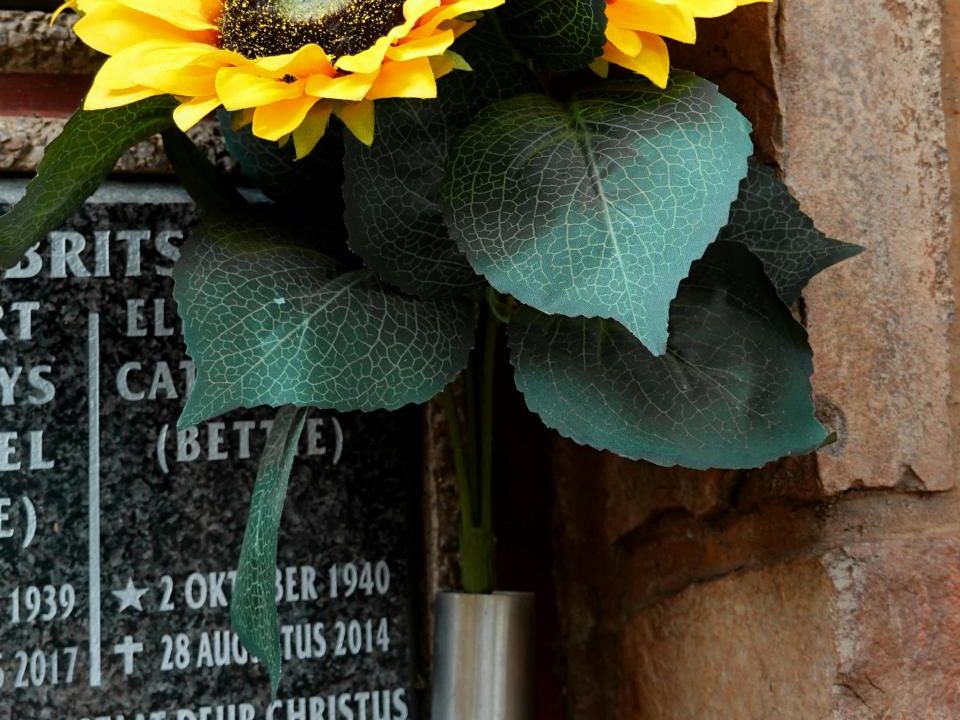 Tombstone manufacturing and showrooms 