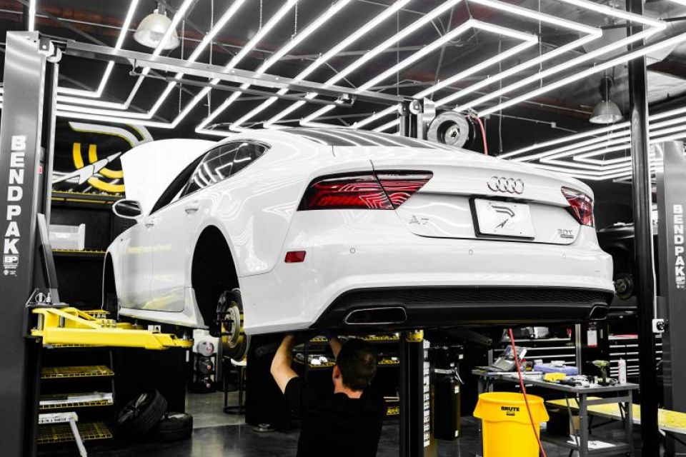 Franchise motor service center in great location