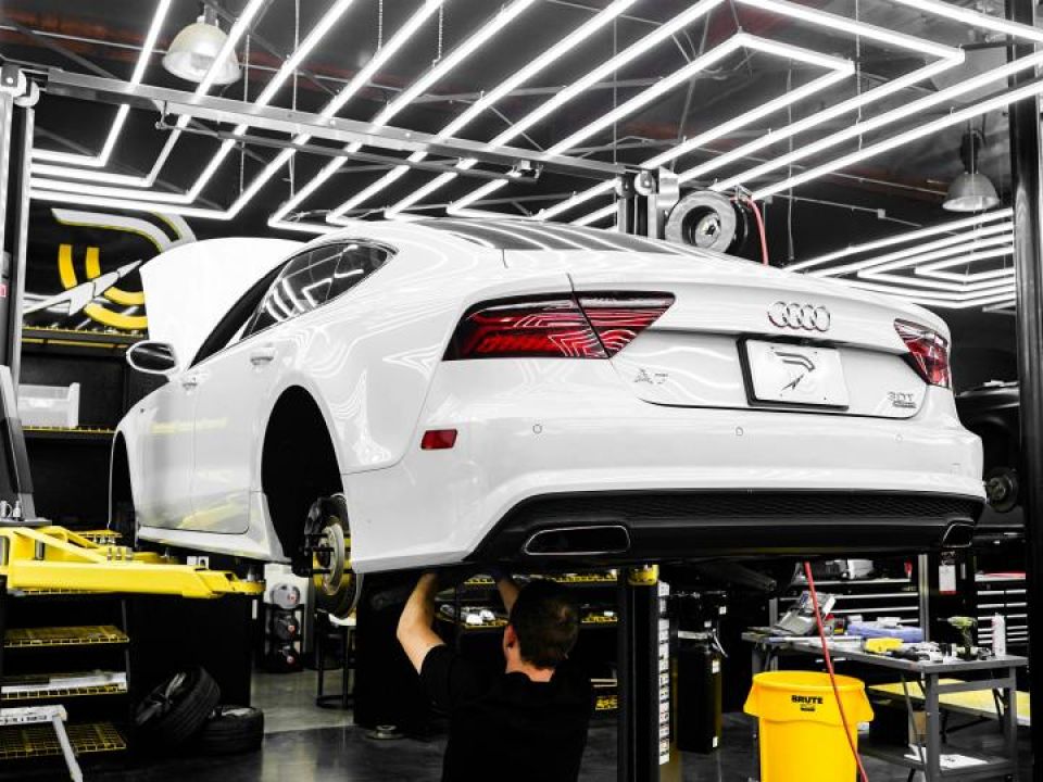 Franchise motor service center in great location