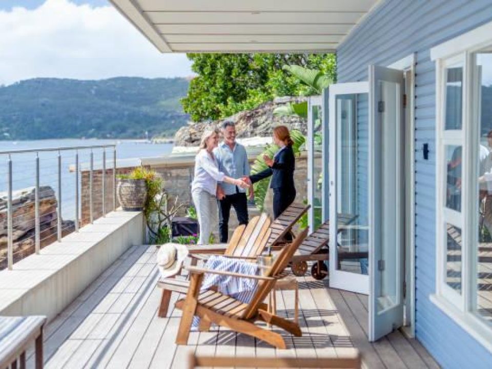 Outstanding Holiday Rental Business in Garden Route. Over R100K comm already in place for summer! 