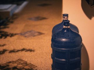 Startup water shop with contracts, in a strip mall