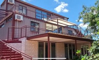 “Unique Game Farm Property & Huge Warehouse