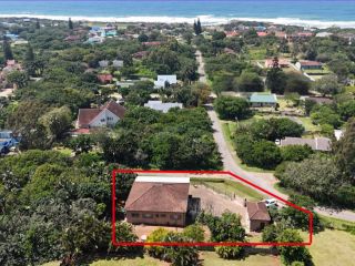 Three-Income-Stream Port Edward Property: Main House + Ground-Floor Apartment + Flatlet 