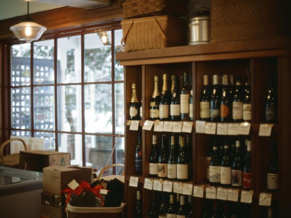 Franchised supermarket in Centurion including a bottle store