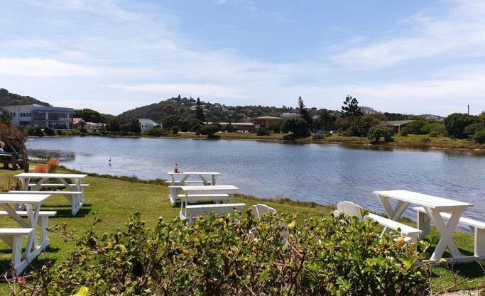 Coastal restaurant on a tranquil river offering fine food and 19 slot machines for entertainment