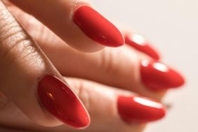 Profitable Multi-Service Salon in High-Traffic Retail Node