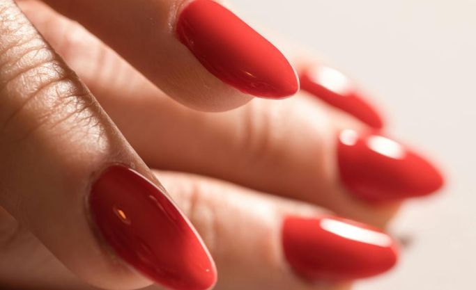 Profitable Multi-Service Salon in High-Traffic Retail Node