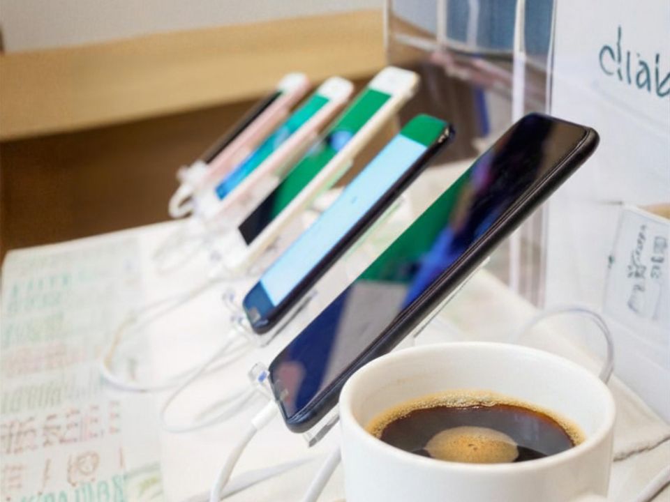 Turnkey device care and Portuguese cafe  on the West Coast