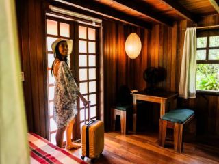 Stunning coastal Guest House Lodge With Property , close to Cape Town on Garden Route