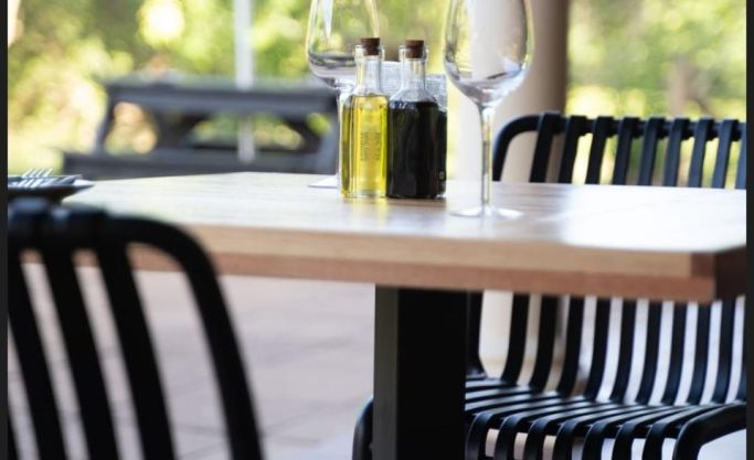 Hillcrest Upmarket Restaurant Bar within a secure Estate (600 plus) Durban