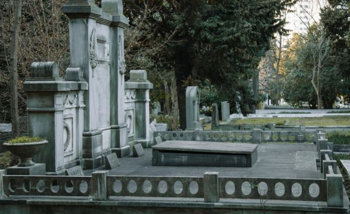 Honoring the deceased